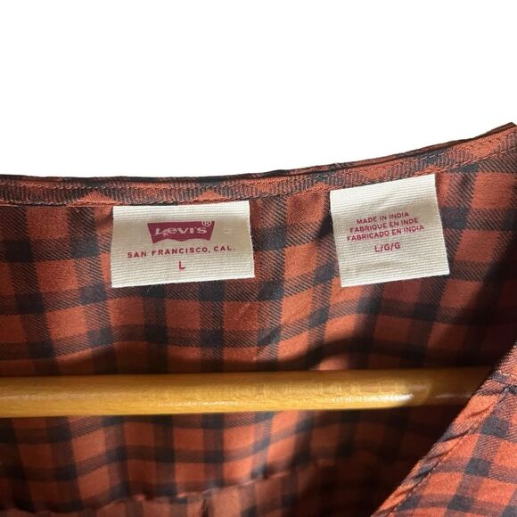 Levi’s Silky Brown Button Down Large - Picture 7 of 10